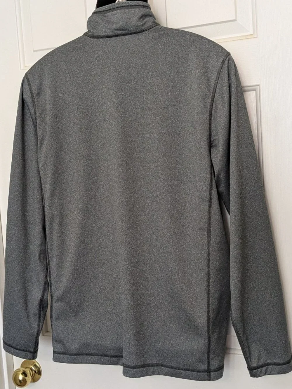 The North Face Long Sleeve 1/4 Zip Pullover Gray Men's Size  Large .